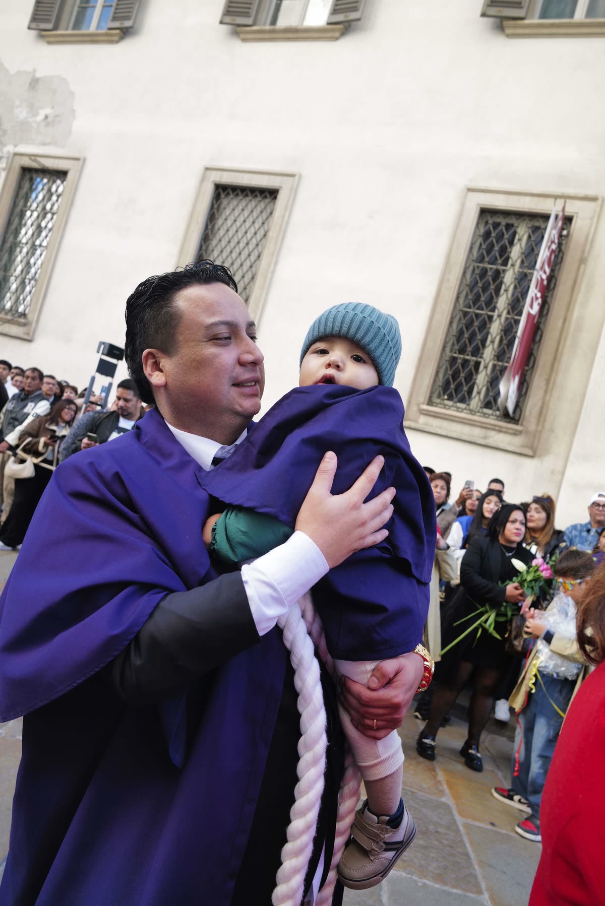 Sotto lo stesso abito viola